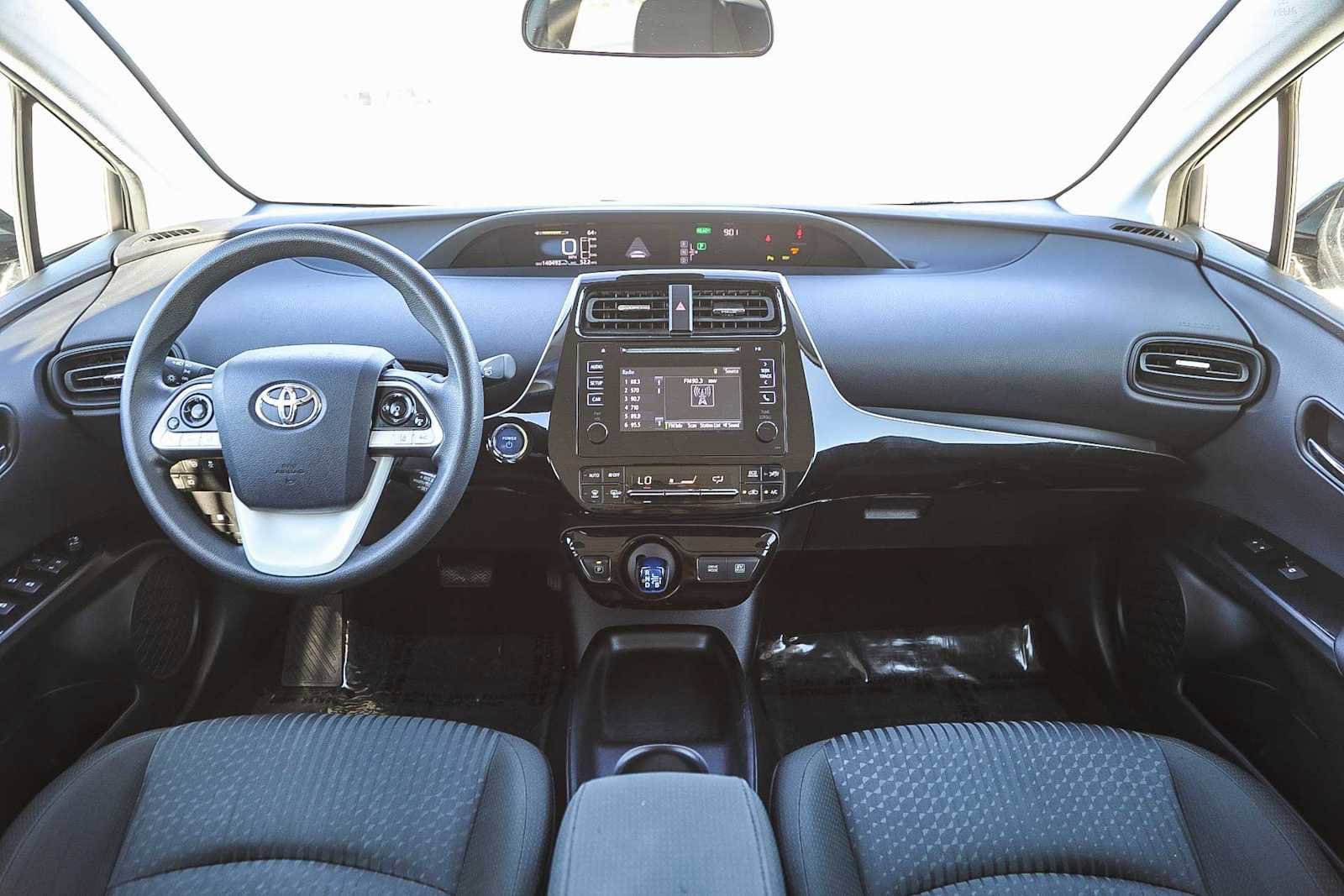 Thumbnail: 2017 Toyota Prius - 12