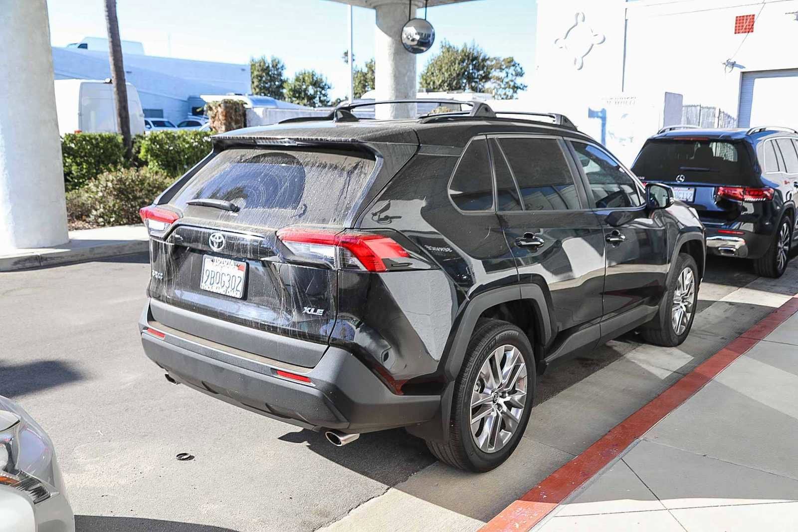 Thumbnail: 2022 Toyota RAV4 - 4