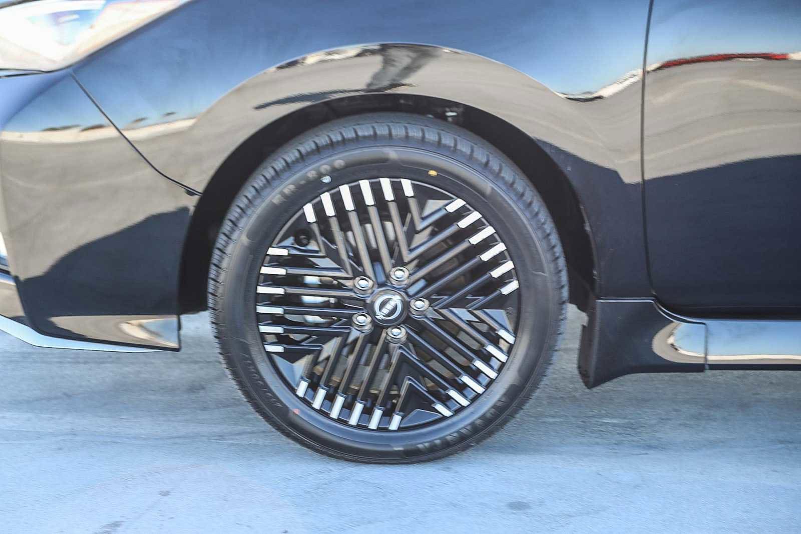 Thumbnail: 2023 Nissan Leaf - 10