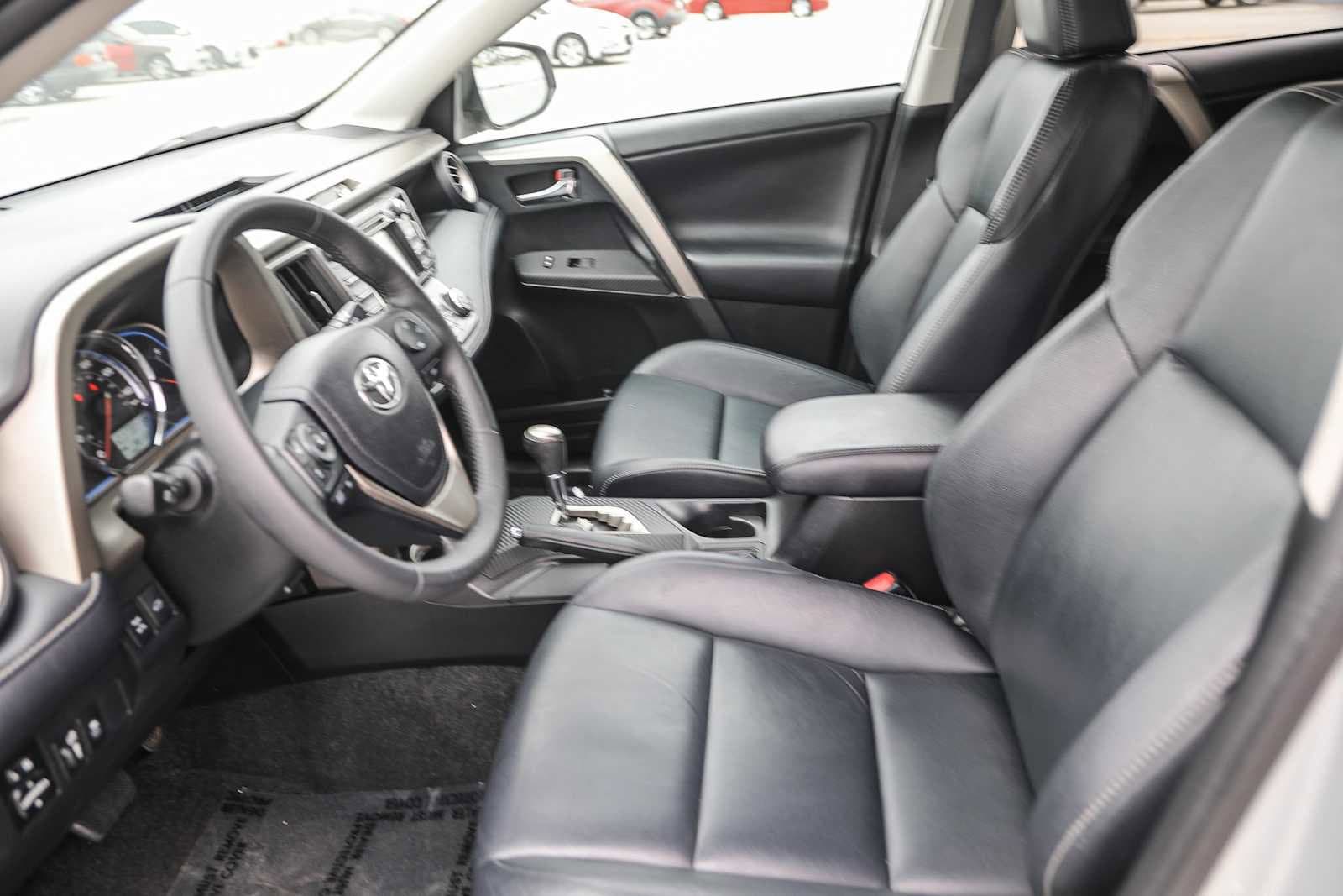 Thumbnail: 2013 Toyota RAV4 - 16