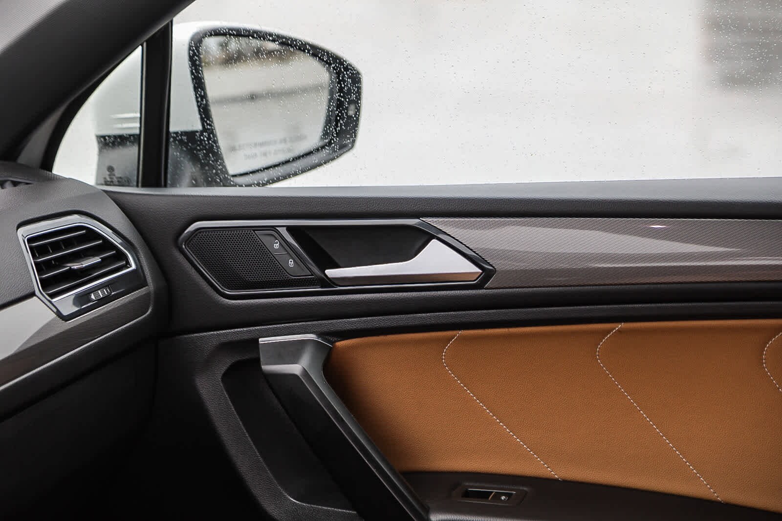 Thumbnail: 2022 Volkswagen Tiguan - 20