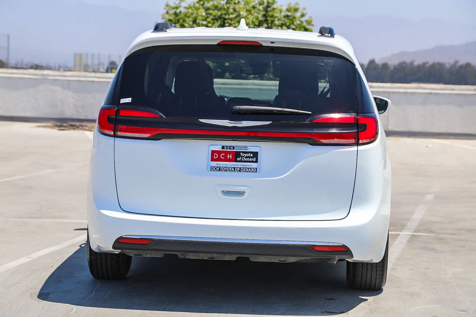 Thumbnail: 2022 Chrysler Pacifica - 5