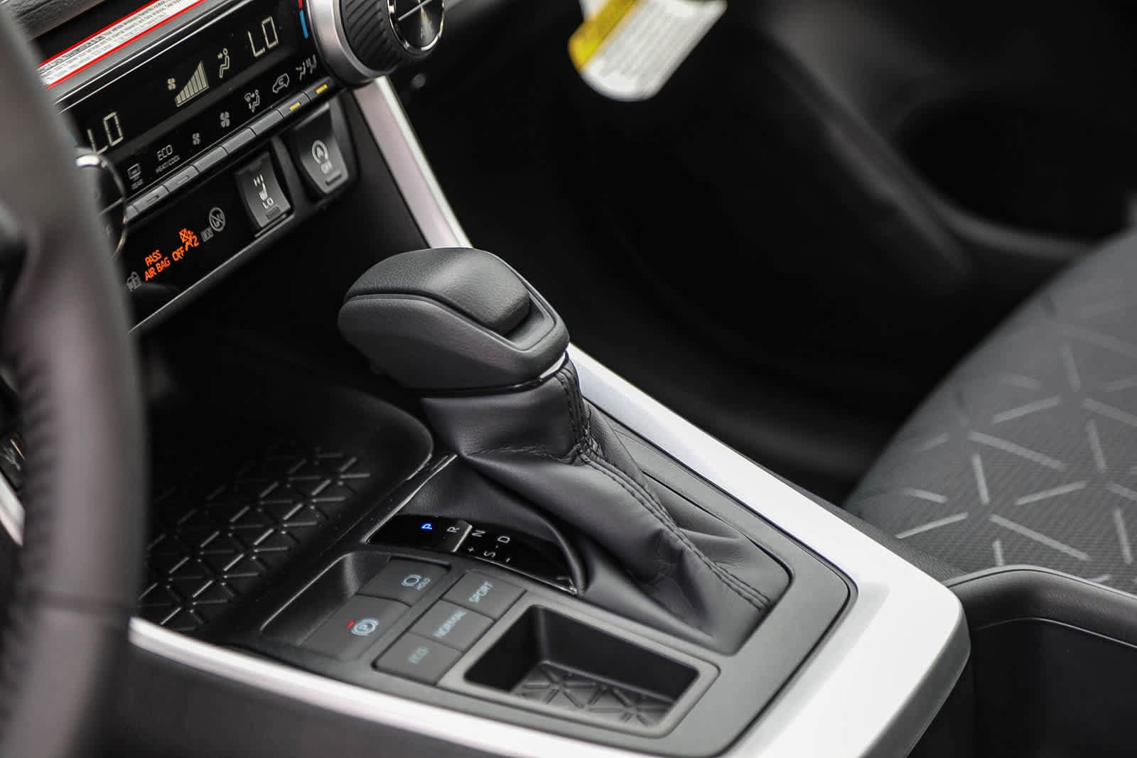 Thumbnail: 2025 Toyota RAV4 - 22