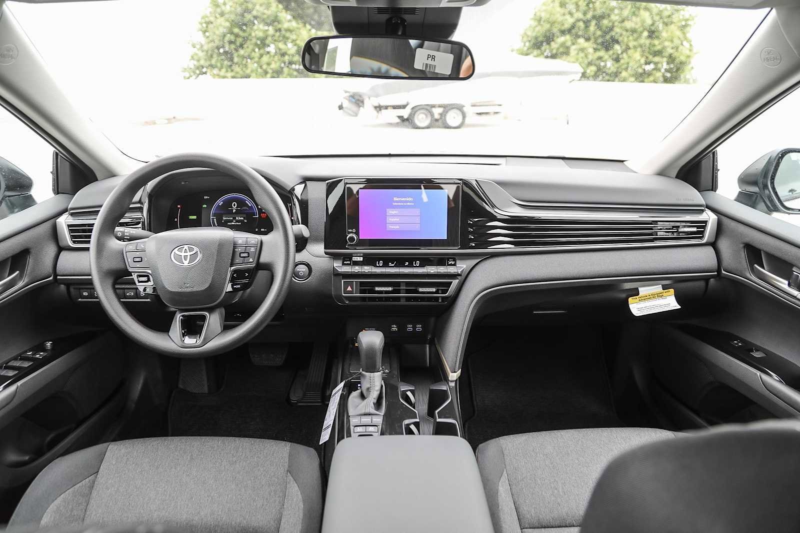 2025 Toyota Camry LE 13