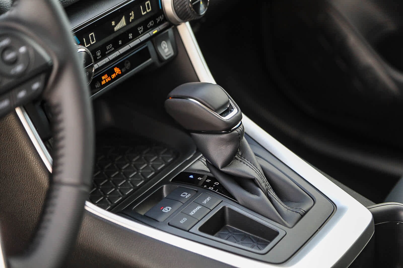 Thumbnail: 2025 Toyota RAV4 - 21