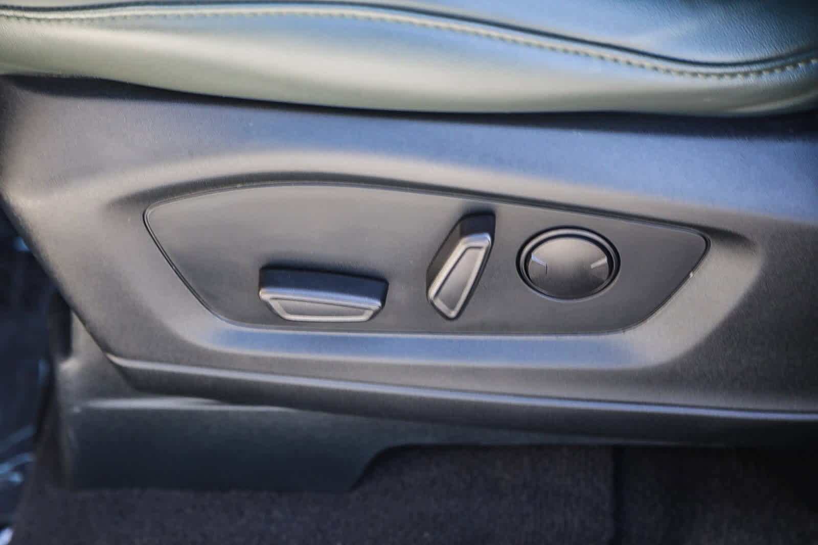 Thumbnail: 2024 Ford Explorer - 19