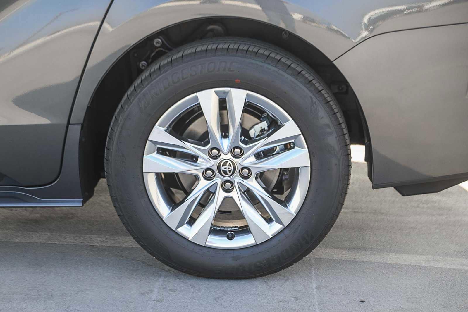 Thumbnail: 2025 Toyota Sienna - 10