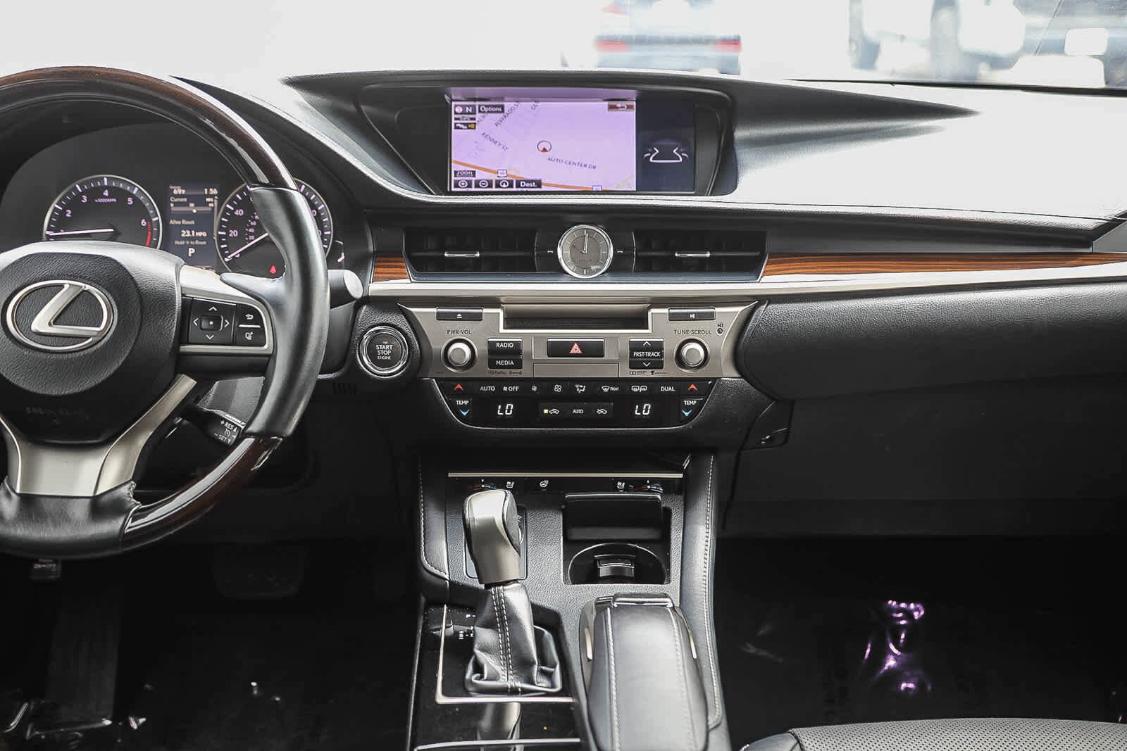Thumbnail: 2016 Lexus ES - 13