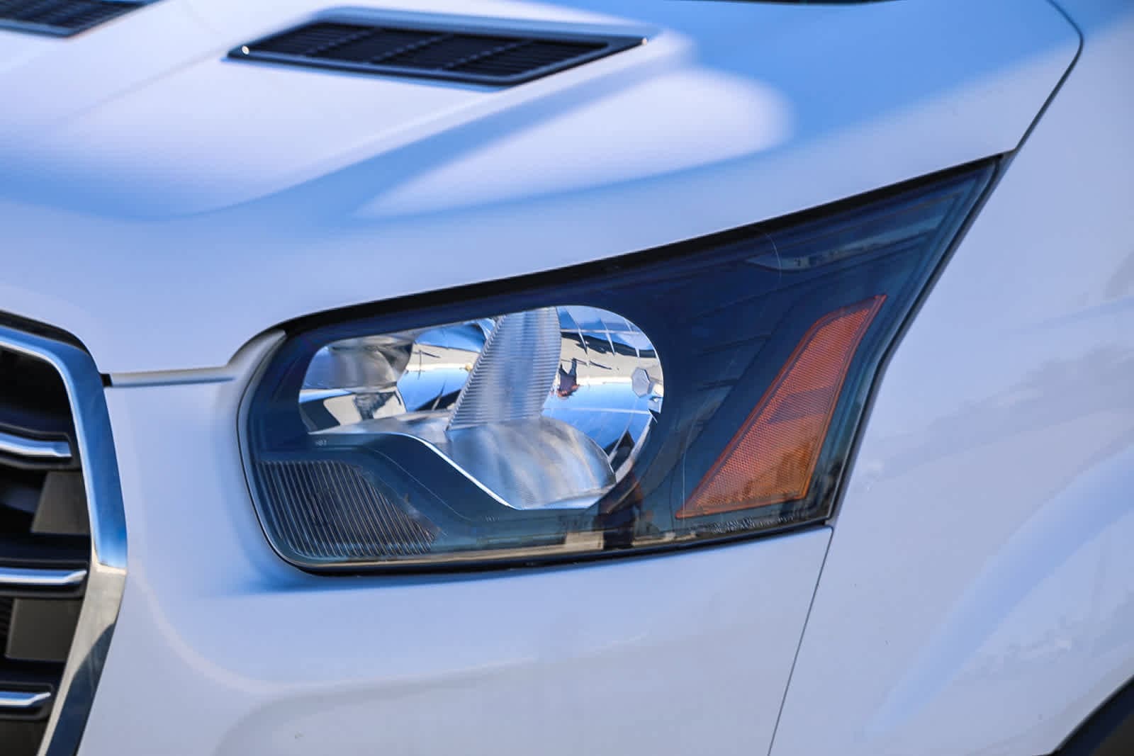 Thumbnail: 2020 Ford Transit Series - 8