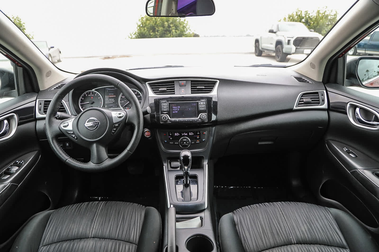 Thumbnail: 2018 Nissan Sentra - 11