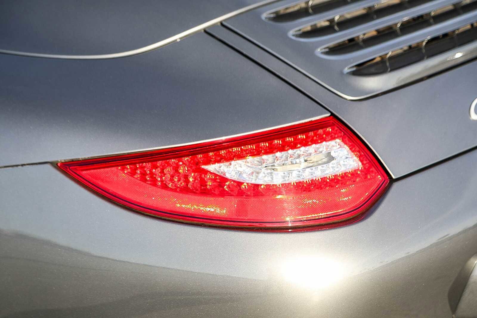 Thumbnail: 2012 Porsche 911 - 9