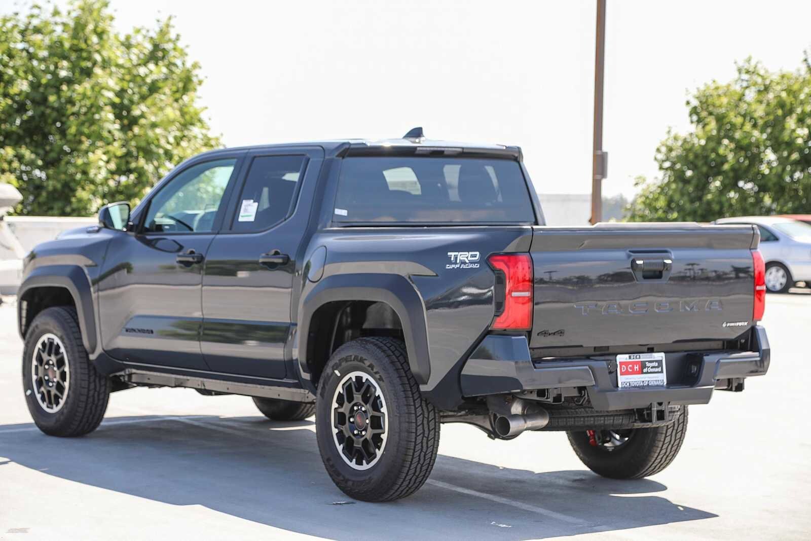 2025 Toyota Tacoma TRD Off-Road 6