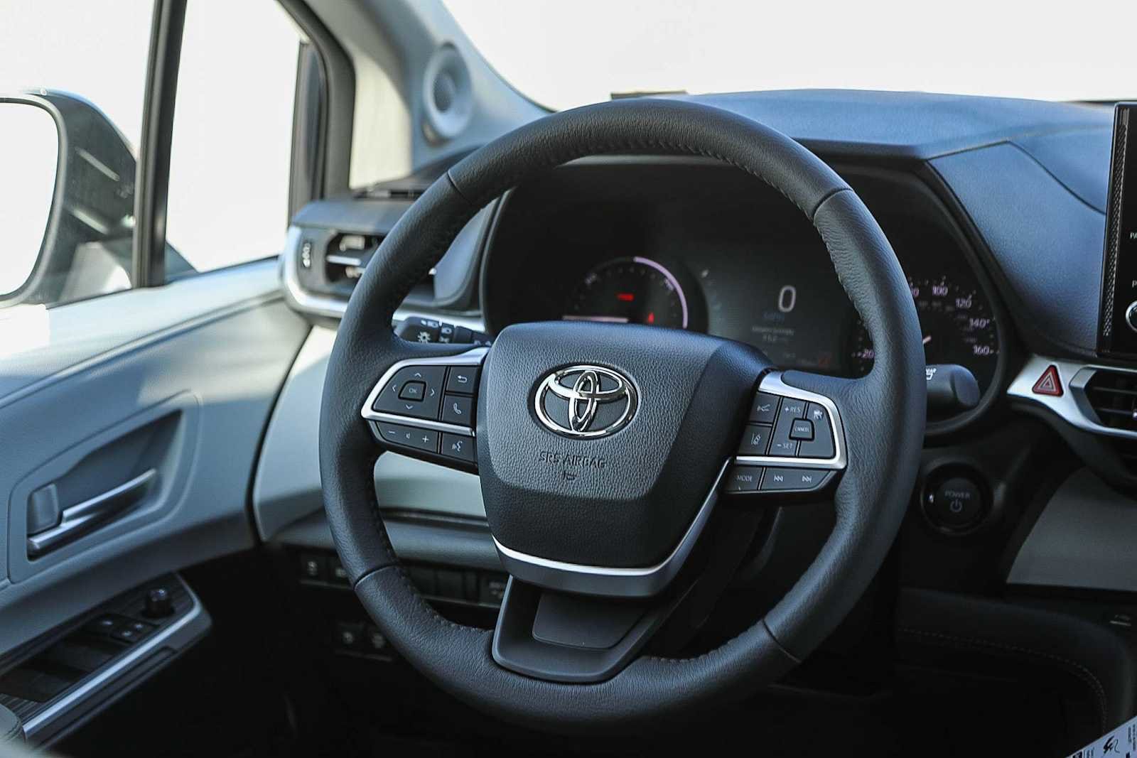 Thumbnail: 2025 Toyota Sienna - 14