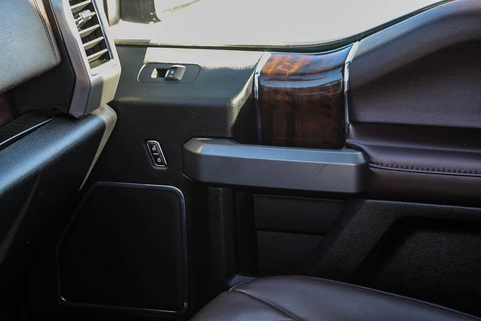 Thumbnail: 2016 Ford F-150 - 21