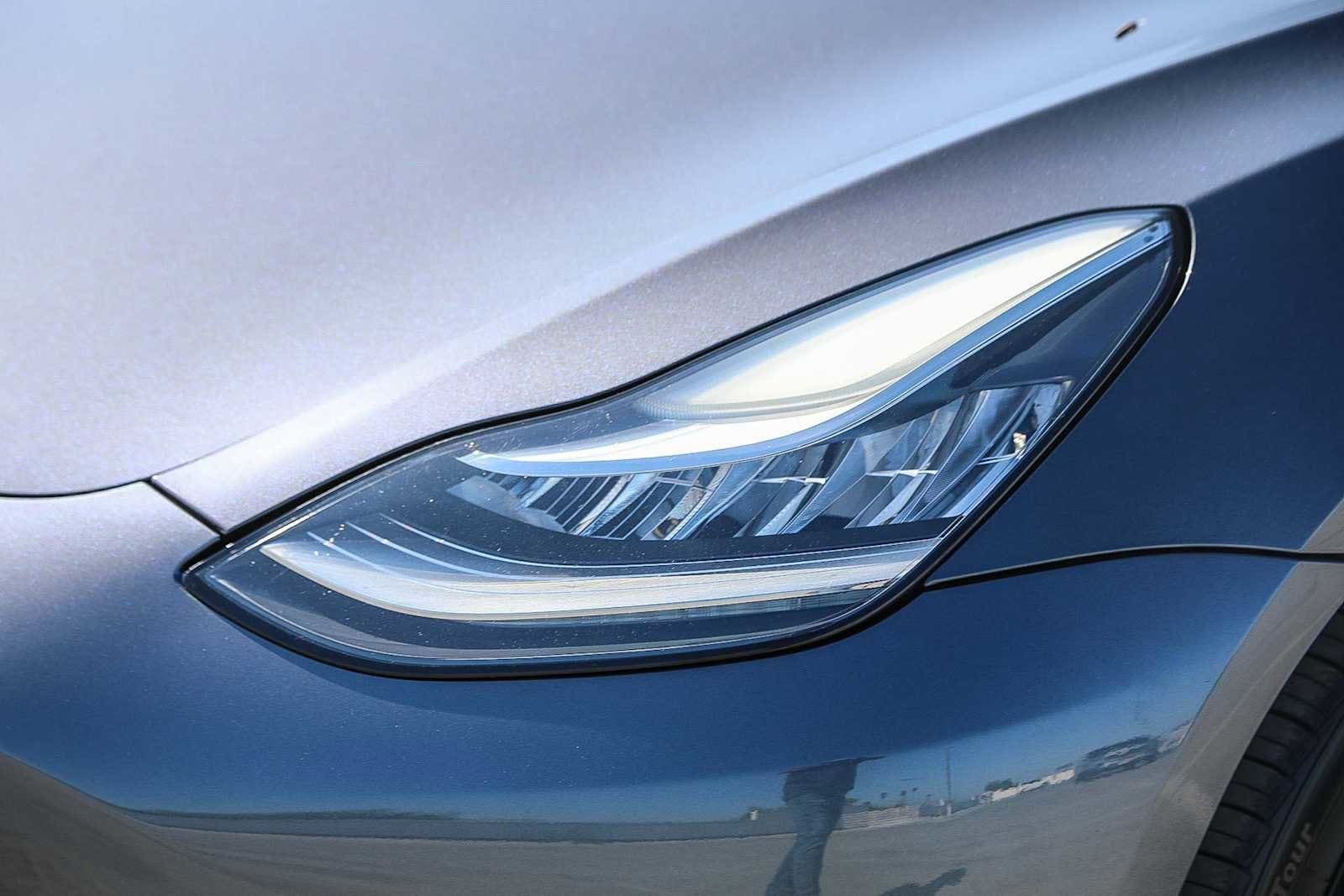 Thumbnail: 2018 Tesla Model 3 - 7
