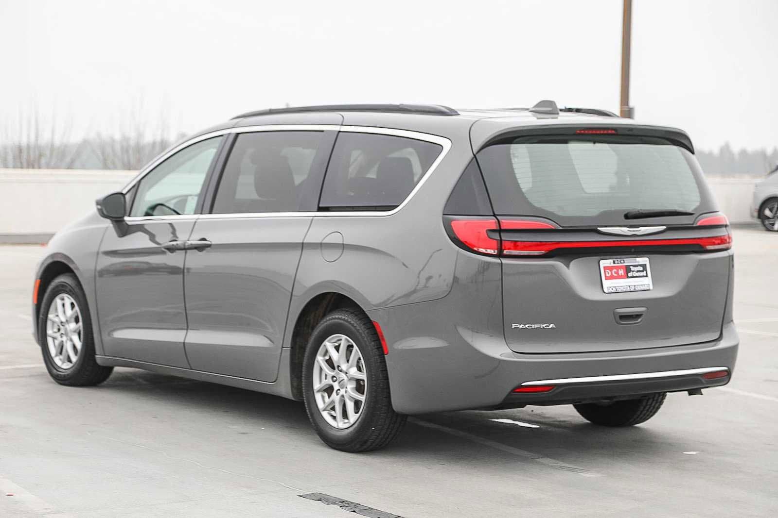 Thumbnail: 2022 Chrysler Pacifica - 7