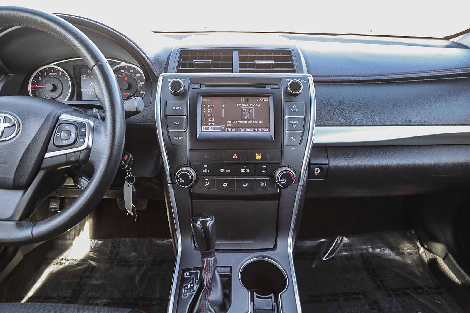 Thumbnail: 2015 Toyota Camry - 13