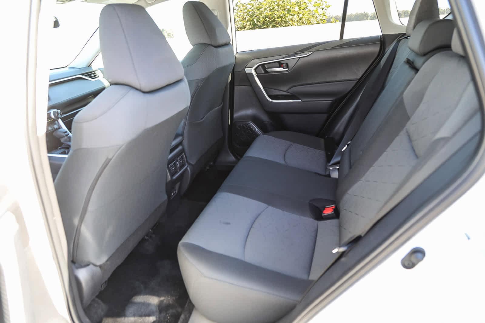 Thumbnail: 2025 Toyota RAV4 - 18