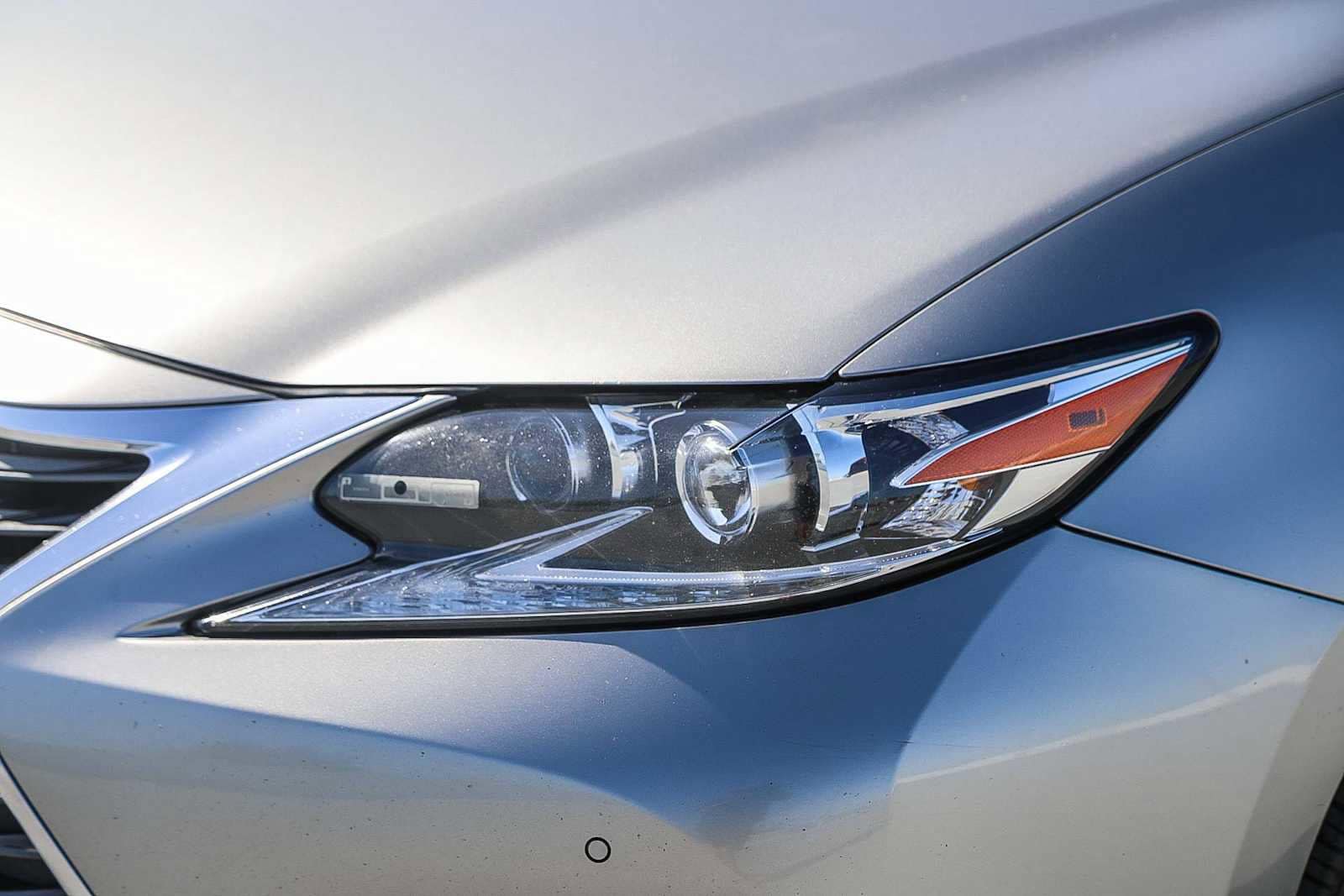 Thumbnail: 2016 Lexus ES - 8