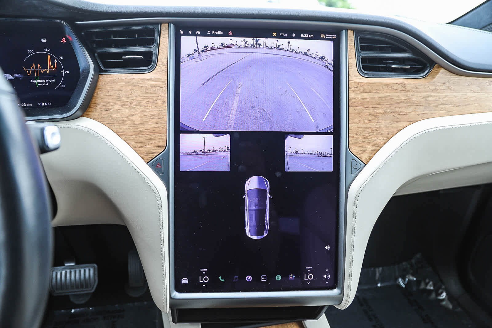 Thumbnail: 2020 Tesla Model X - 21