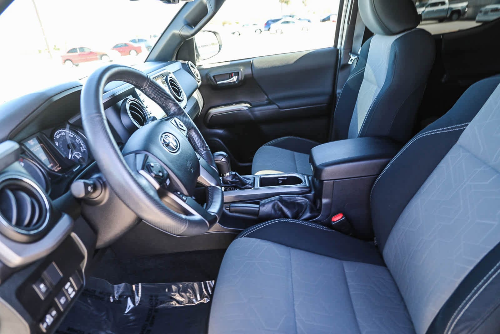 Thumbnail: 2022 Toyota Tacoma - 18