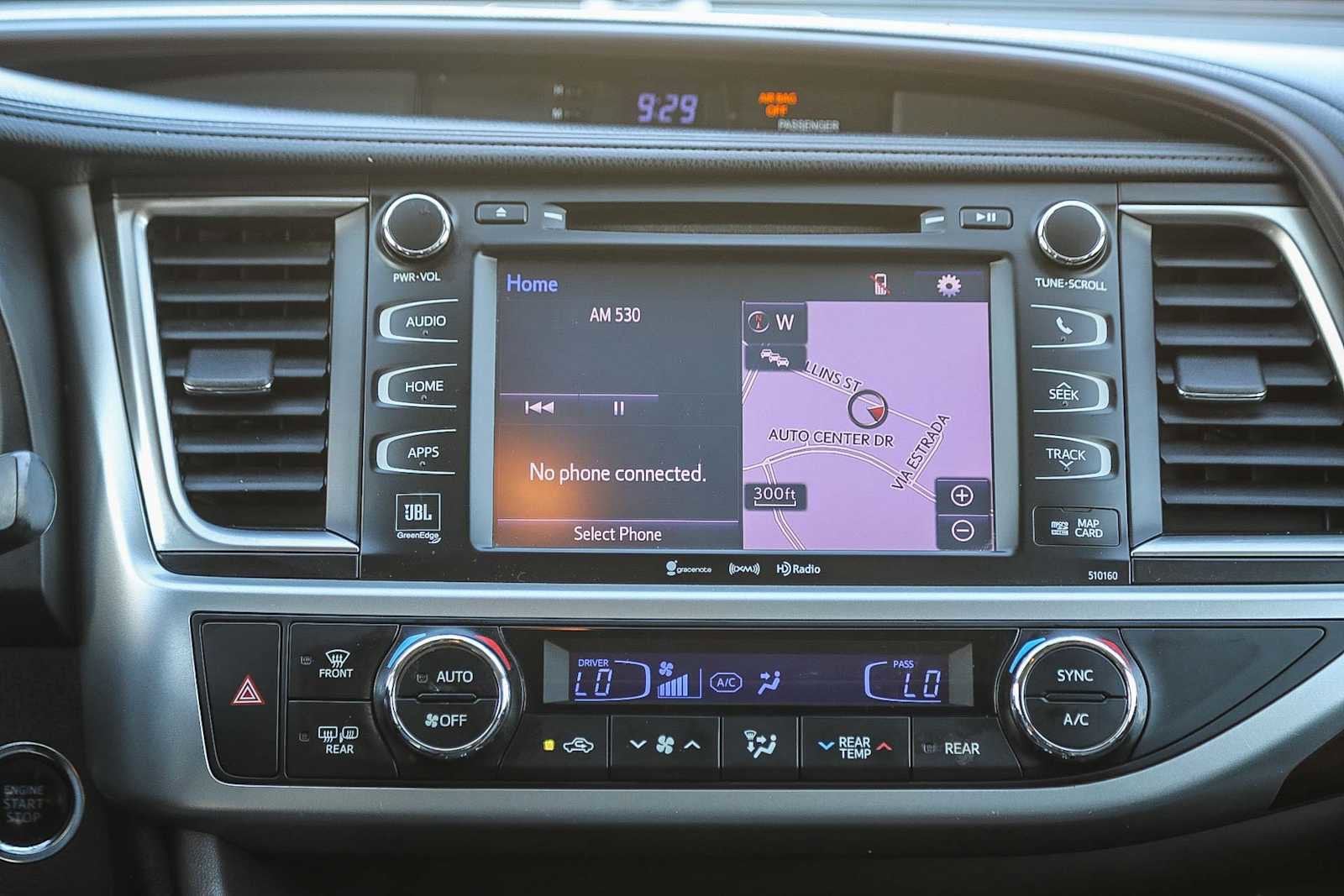 Thumbnail: 2016 Toyota Highlander - 14