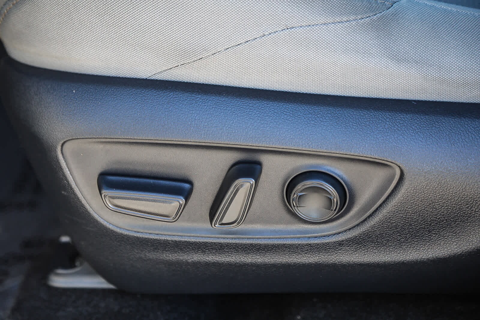 Thumbnail: 2021 Toyota Venza - 18