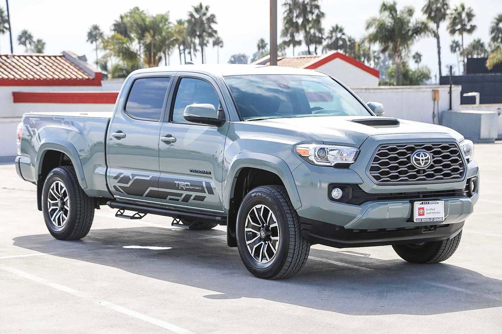 2023 Toyota Tacoma TRD Sport V6 photo 3