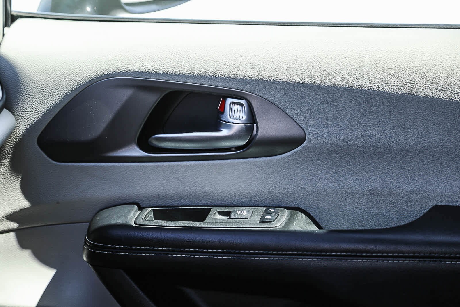 Thumbnail: 2022 Chrysler Pacifica - 22