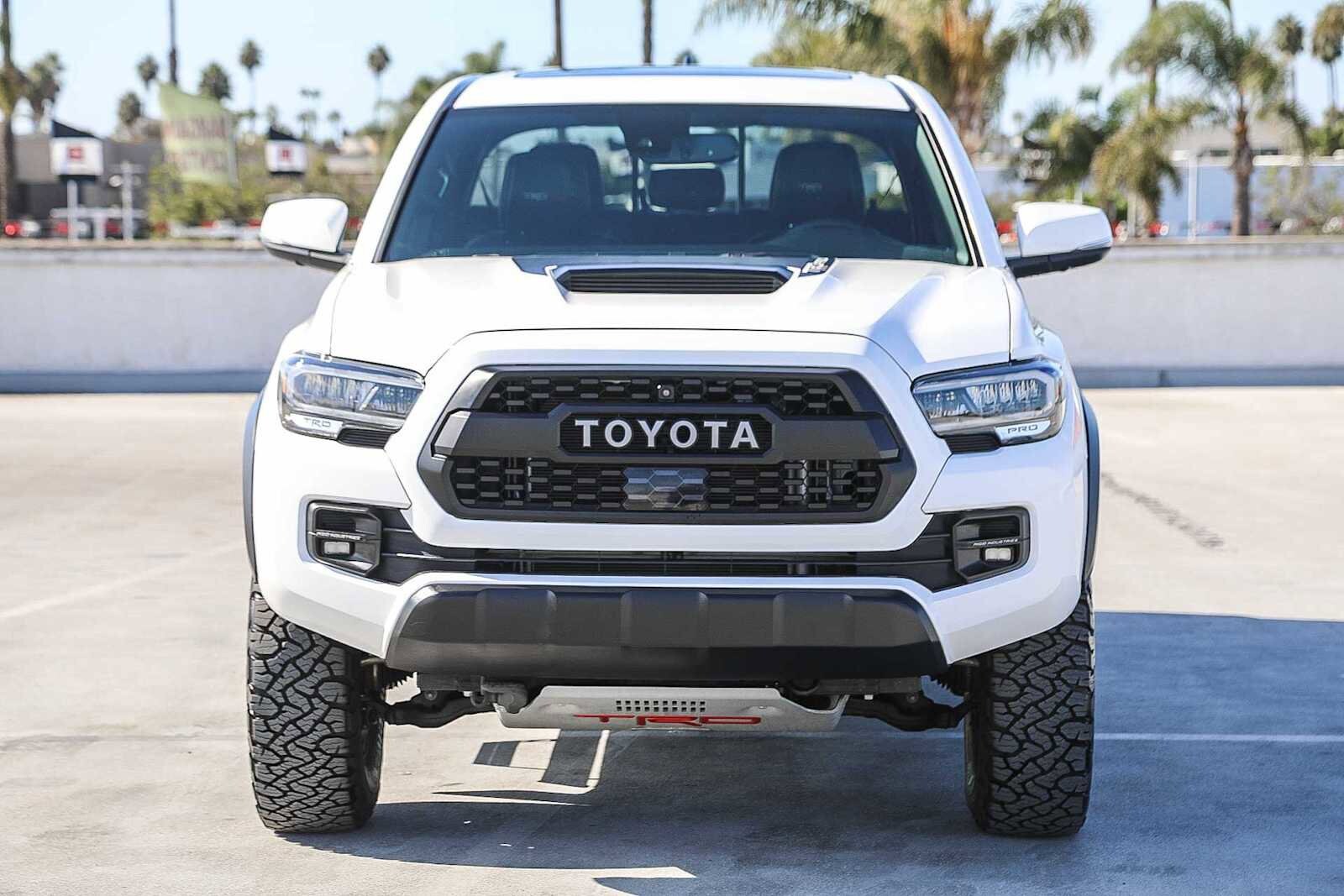 2022 Toyota Tacoma TRD Pro V6 photo 2