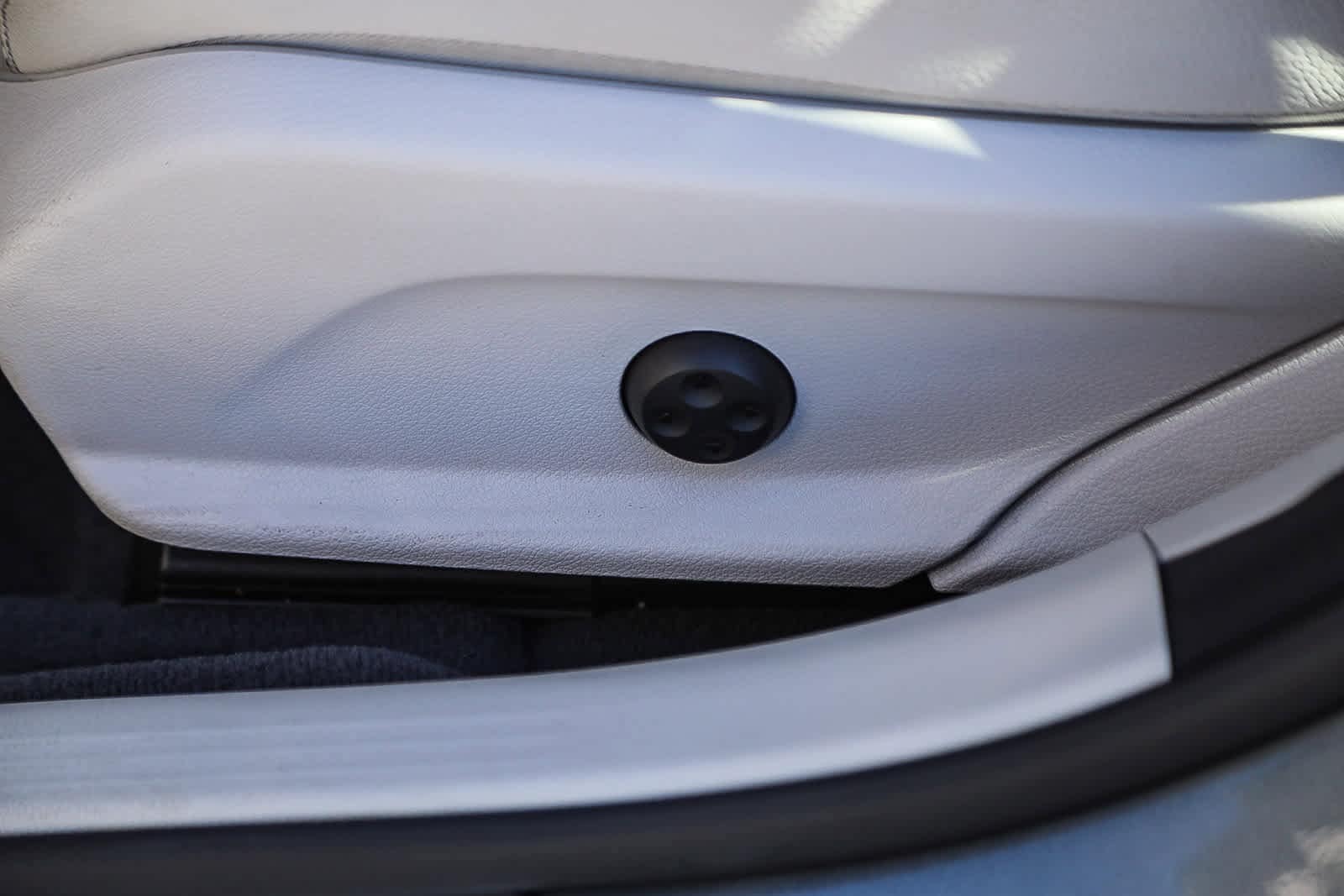 Thumbnail: 2017 Mercedes-Benz C-Class - 19