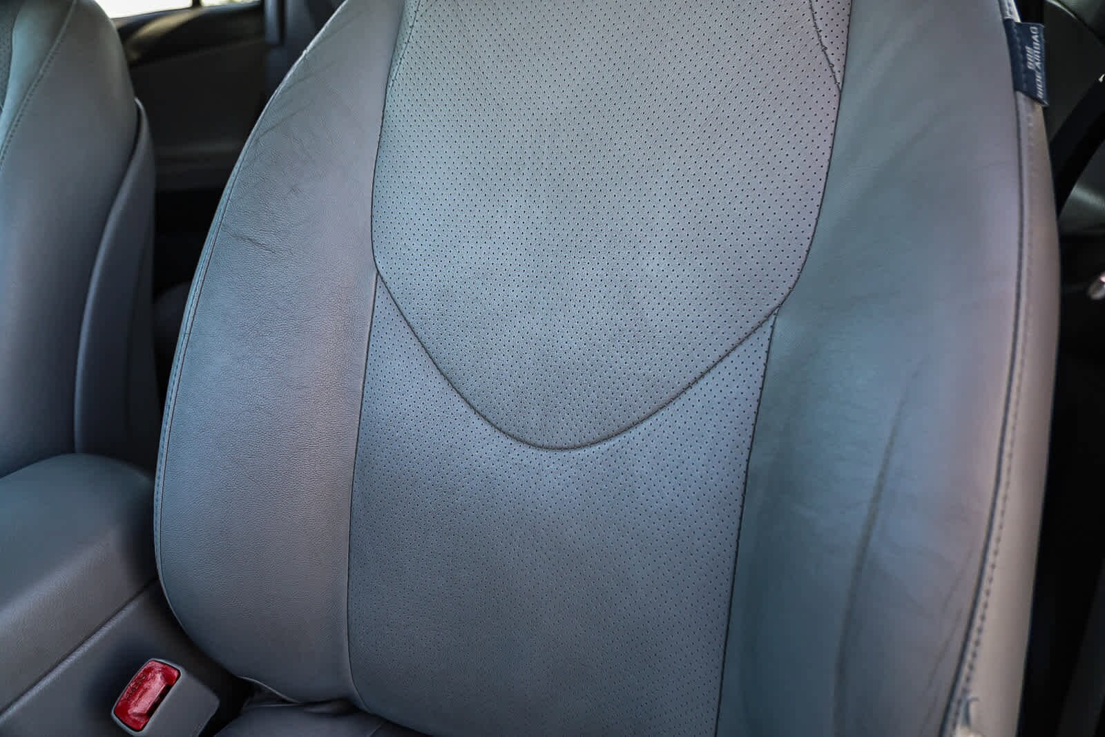 Thumbnail: 2011 Toyota RAV4 - 23