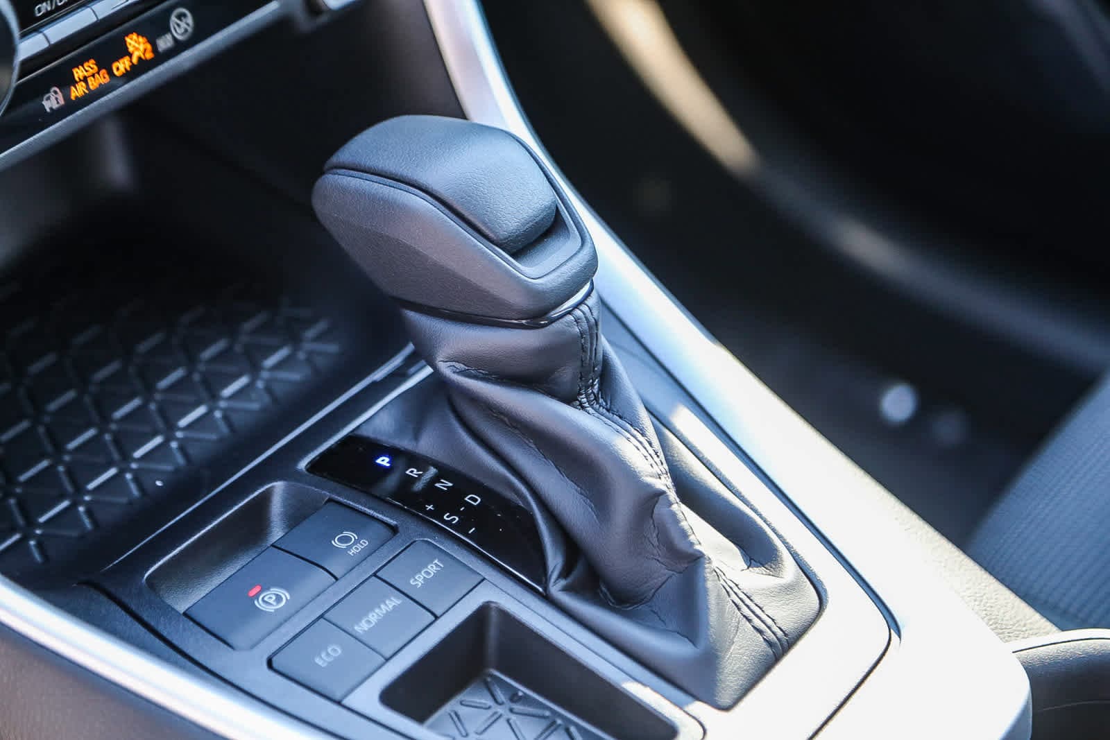 Thumbnail: 2025 Toyota RAV4 - 20