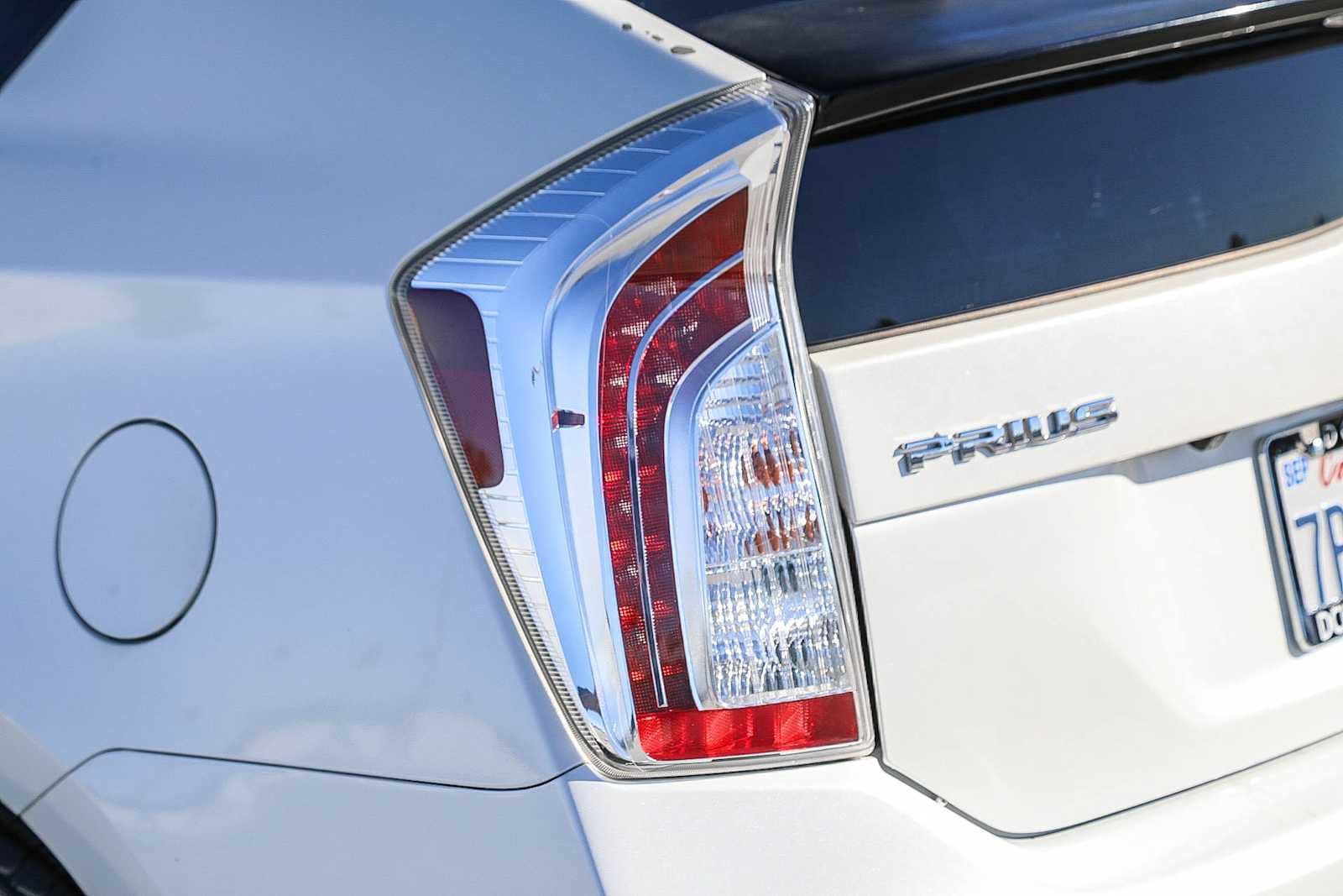 Thumbnail: 2015 Toyota Prius - 9