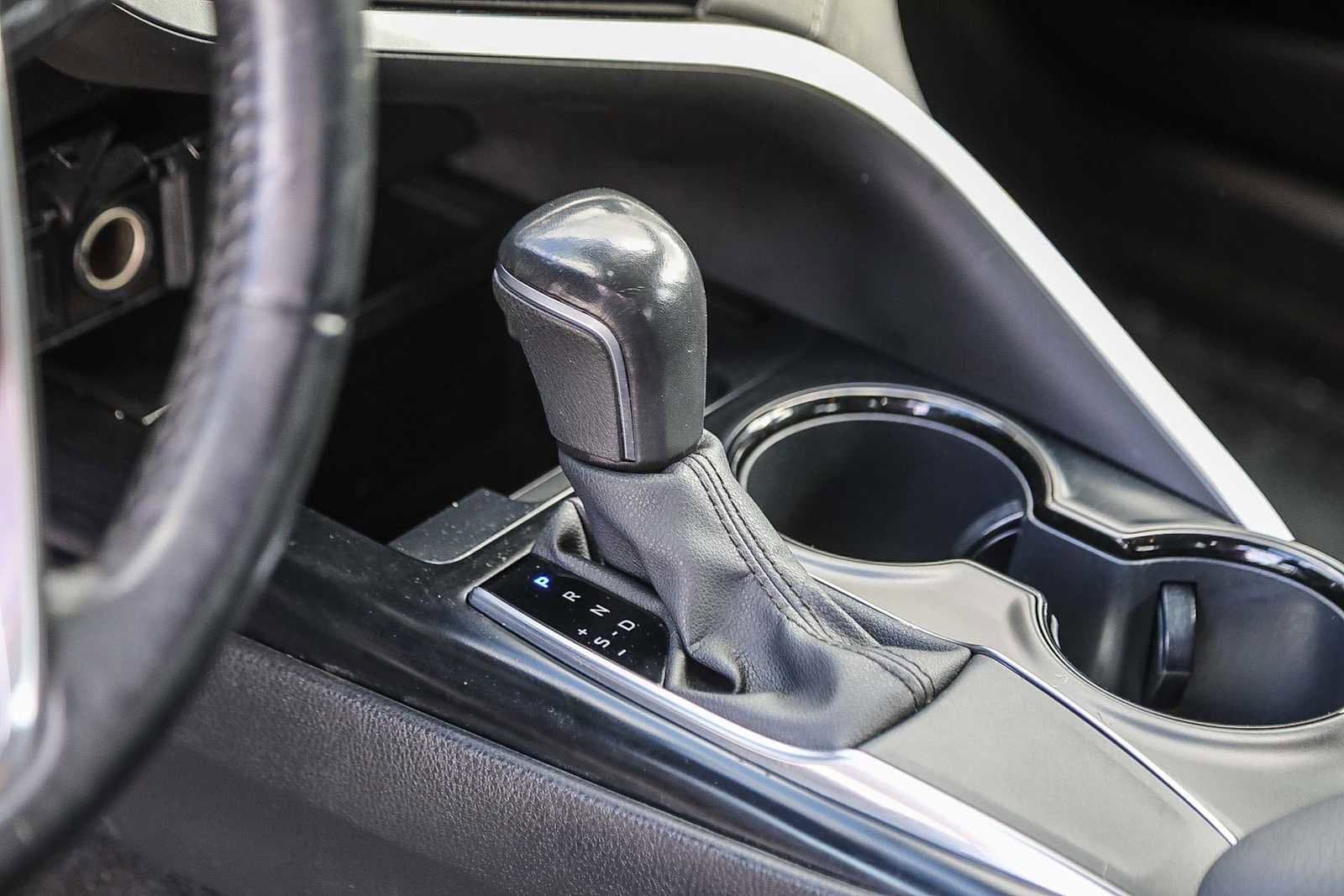 Thumbnail: 2020 Toyota Camry - 21