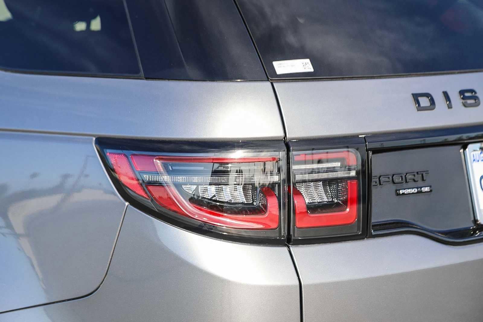 Thumbnail: 2020 Land Rover Discovery Sport - 8