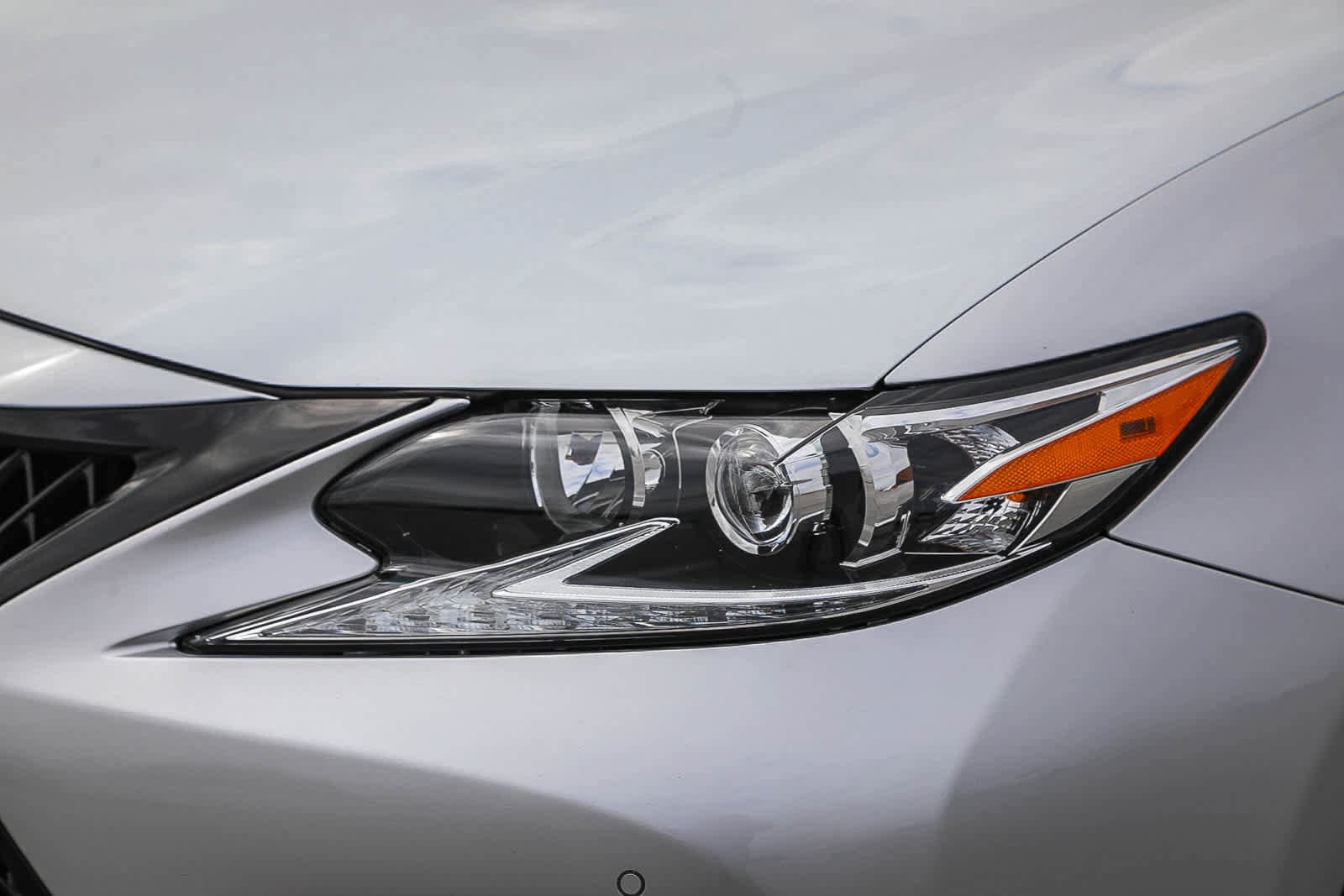 Thumbnail: 2016 Lexus ES - 8