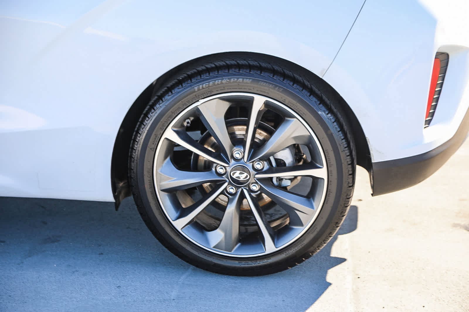 Thumbnail: 2019 Hyundai Veloster - 11