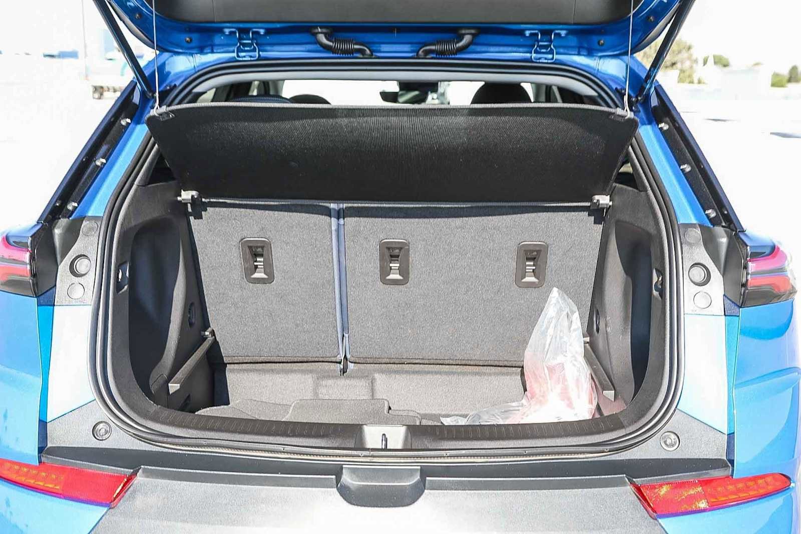 Thumbnail: 2023 Chevrolet Bolt EUV - 24