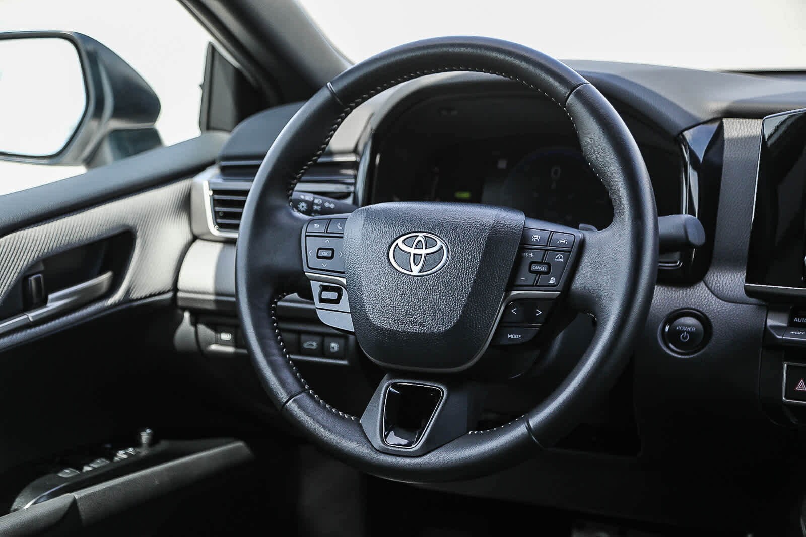 Thumbnail: 2025 Toyota Camry - 16