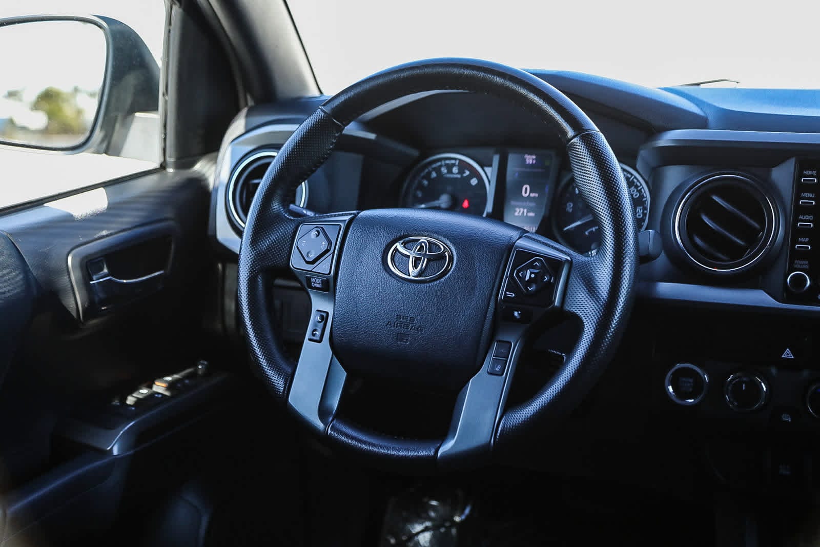 Thumbnail: 2023 Toyota Tacoma - 16