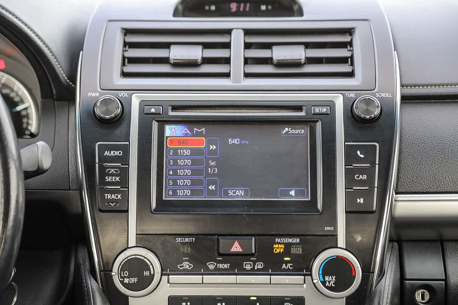 Thumbnail: 2012 Toyota Camry - 14