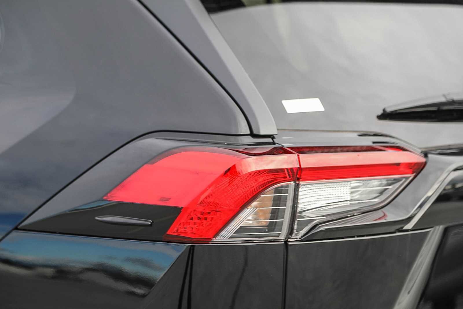 Thumbnail: 2025 Toyota RAV4 - 9