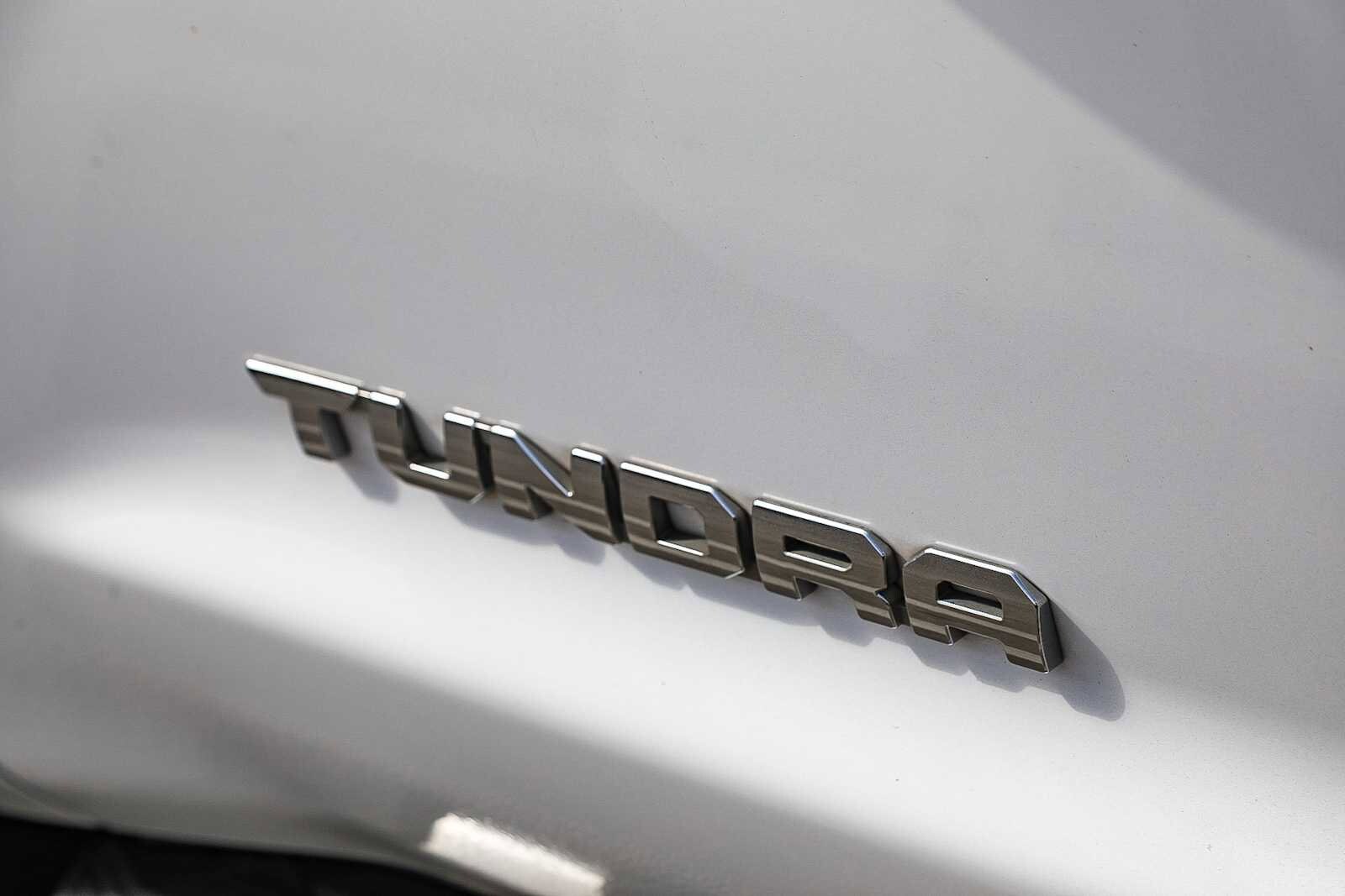 Thumbnail: 2015 Toyota Tundra - 19