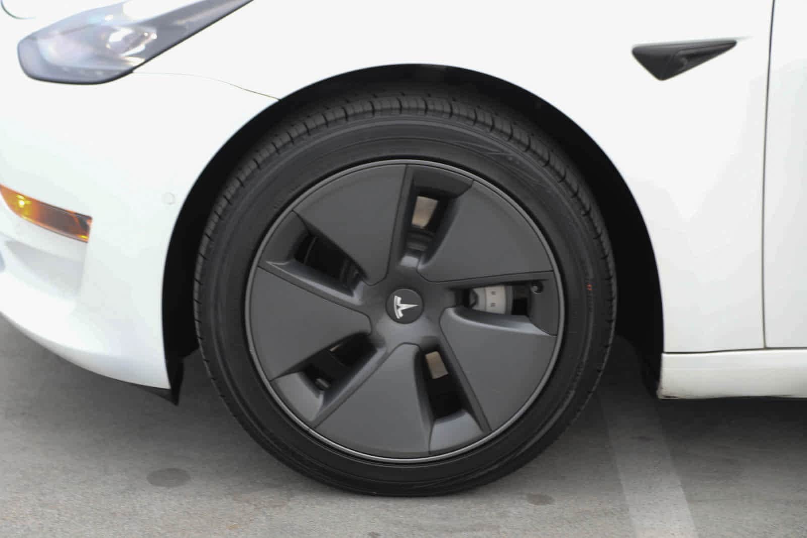 Thumbnail: 2021 Tesla Model 3 - 10