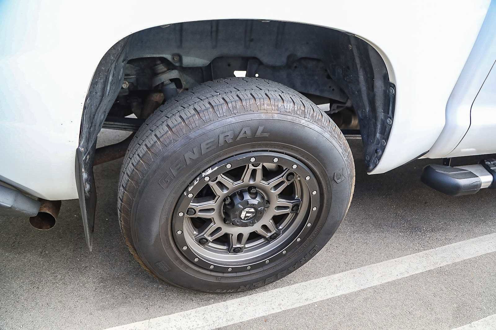 Thumbnail: 2015 Toyota Tundra - 11
