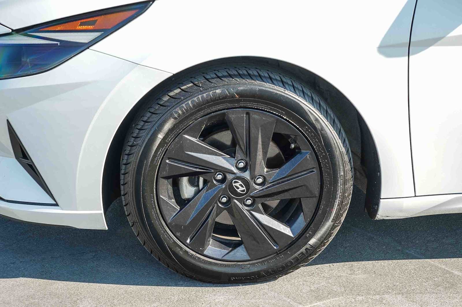 Thumbnail: 2023 Hyundai Elantra - 11