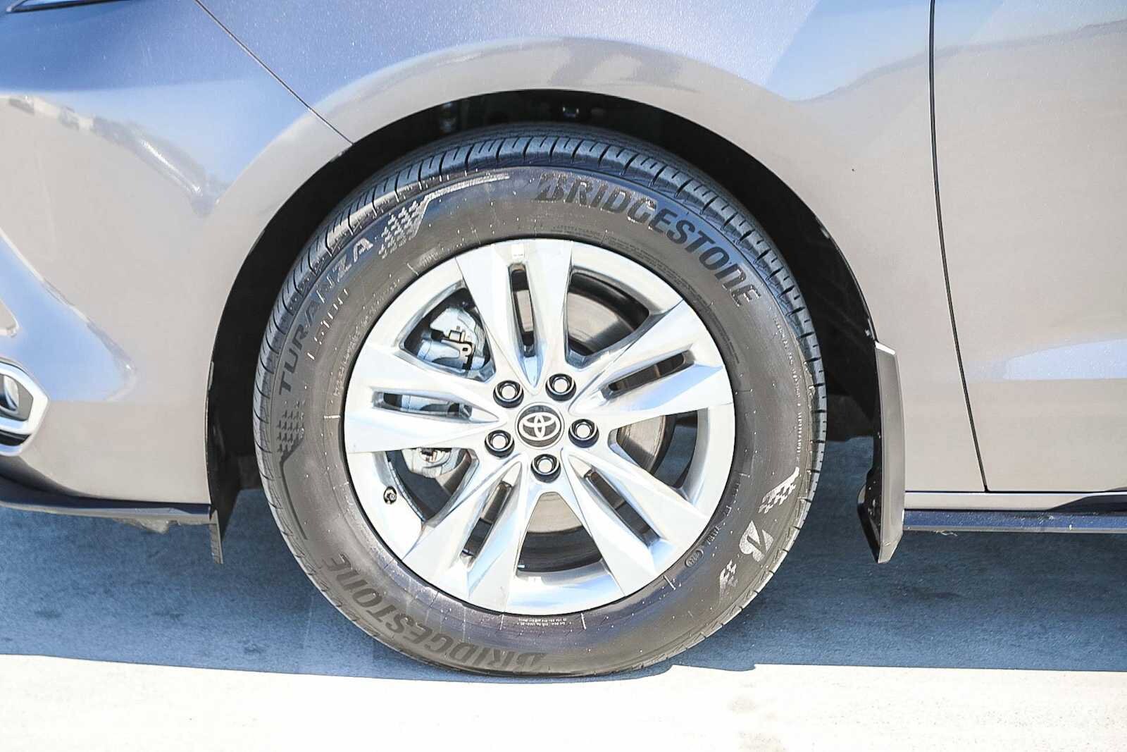 Thumbnail: 2024 Toyota Sienna - 11