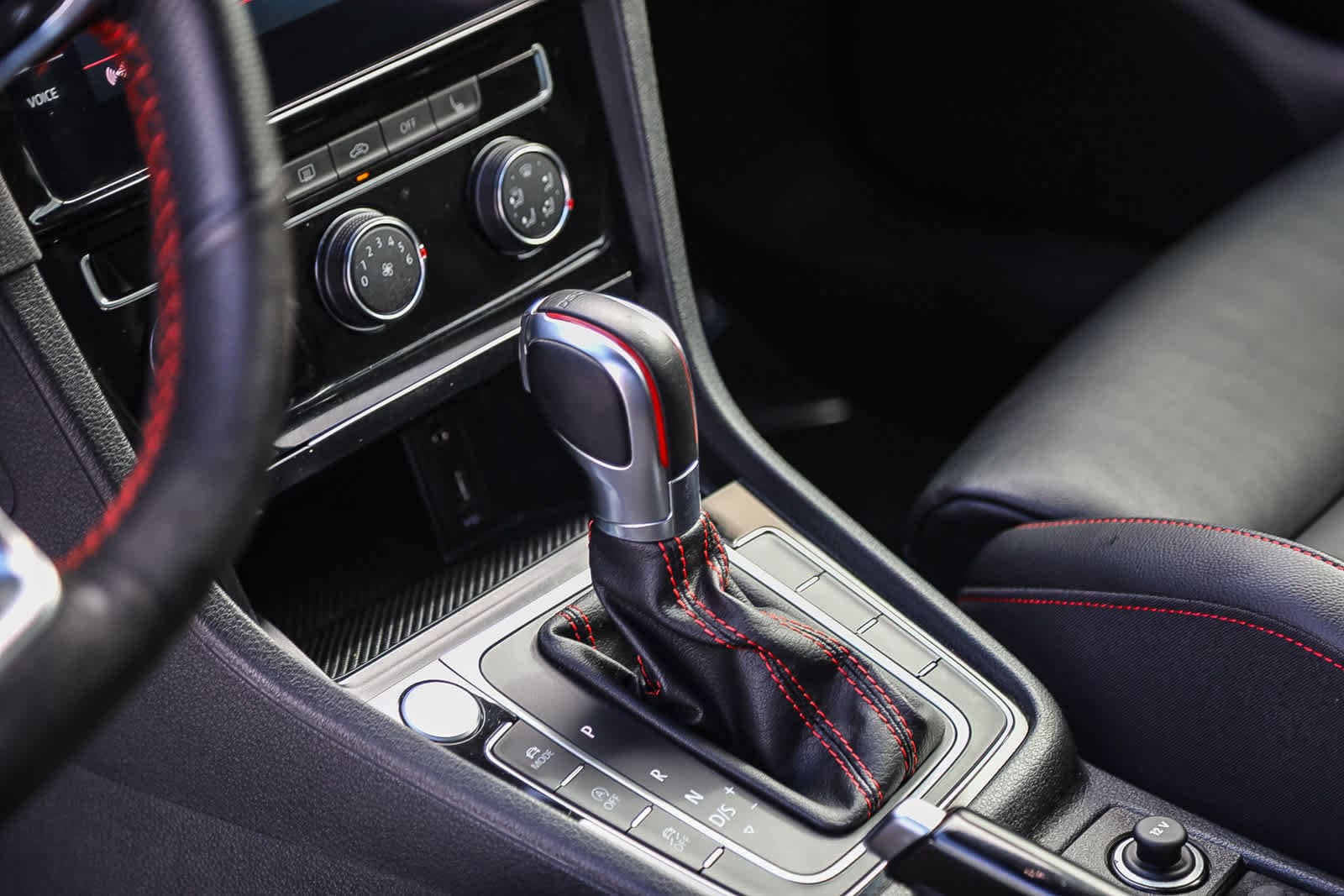 Thumbnail: 2018 Volkswagen Golf - 19