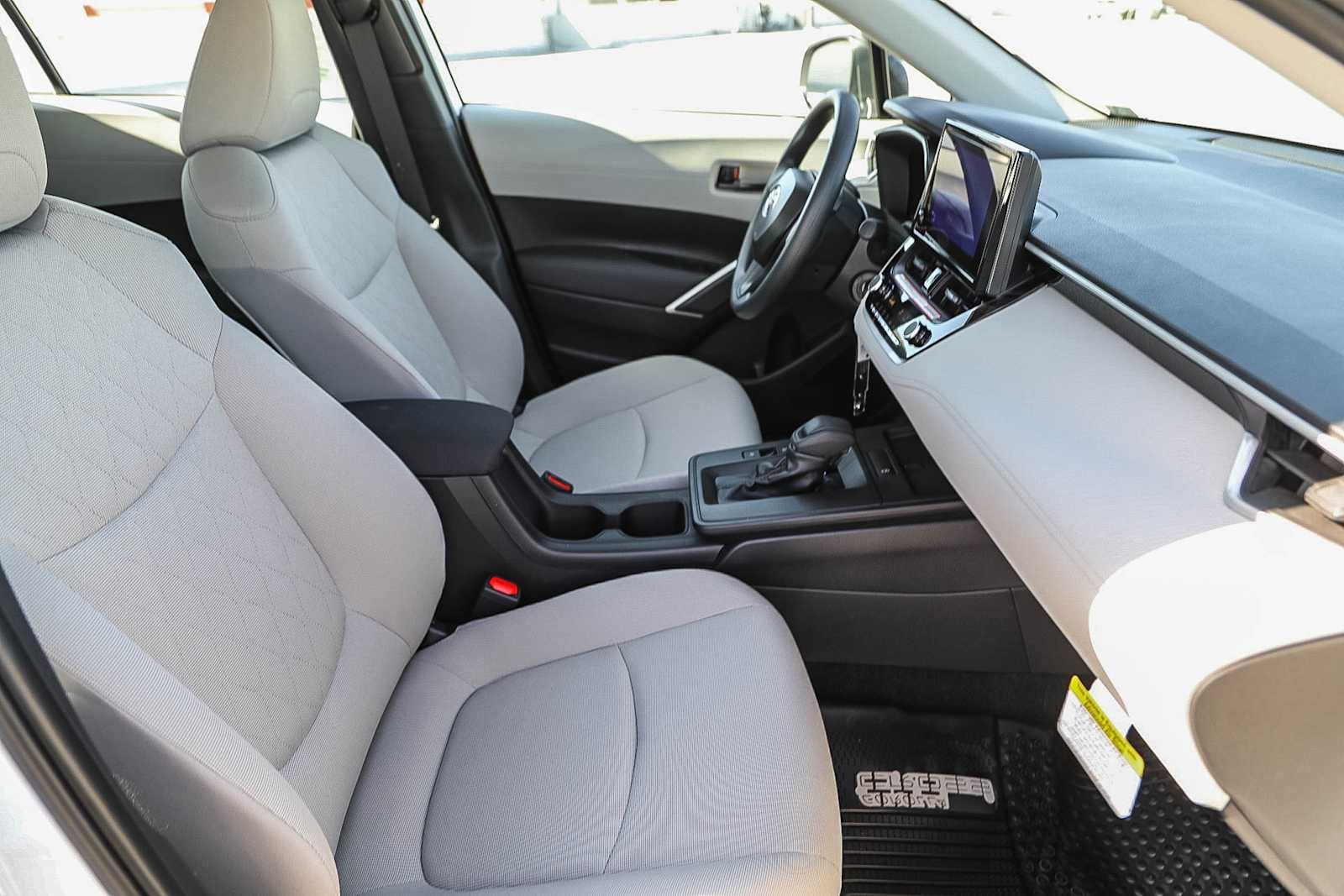 Thumbnail: 2026 Toyota Corolla Cross - 18